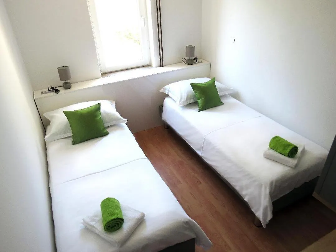 קרק Apartmani Alta